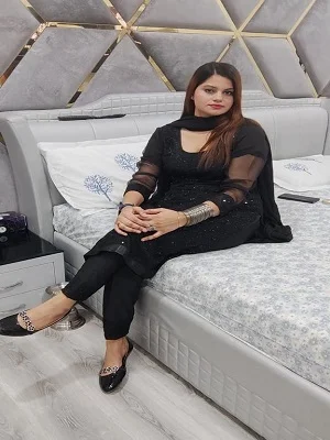 Call Girl in Charbagh
